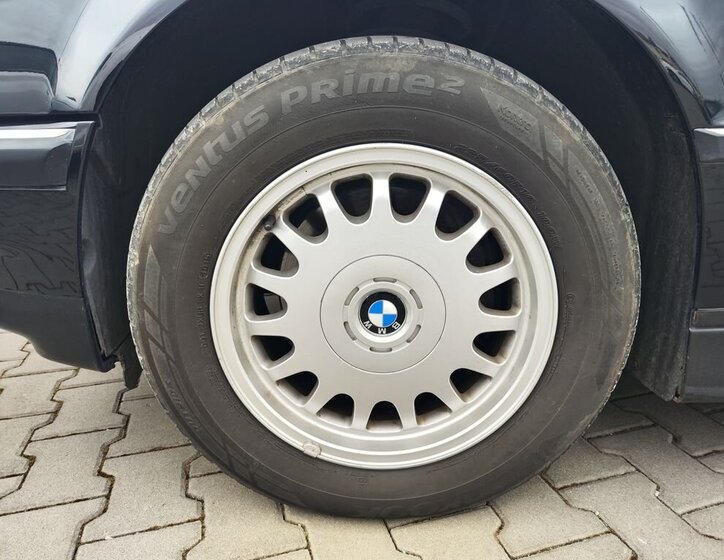 BMW Řada 7 Sedan / Limuzína 2,8 l 142 kw