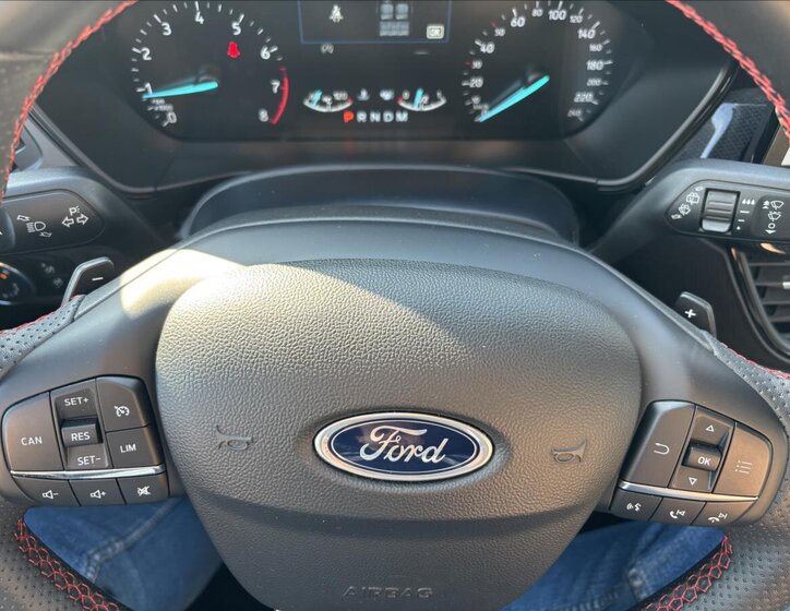 Ford Focus Kombi 998,0 92 kw