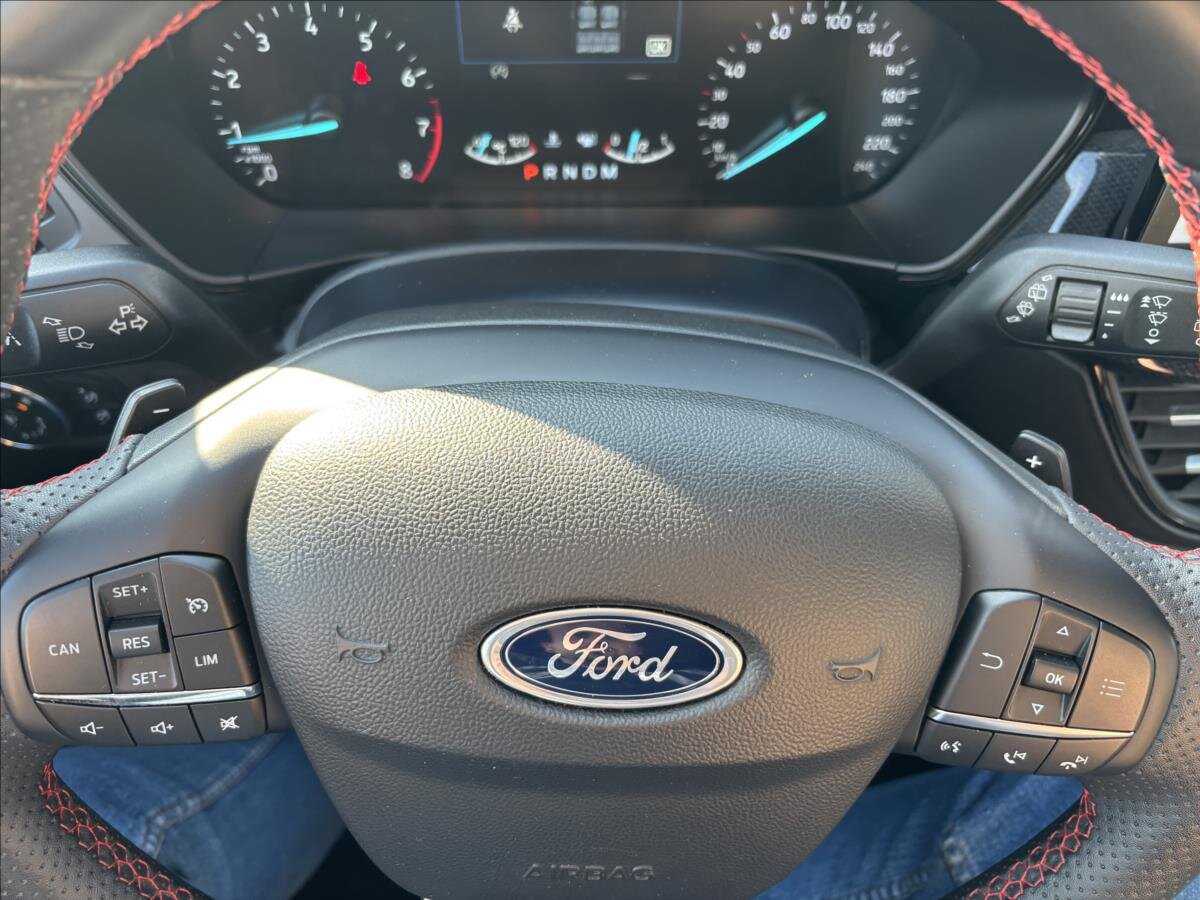 Ford Focus Kombi 998,0 92 kw