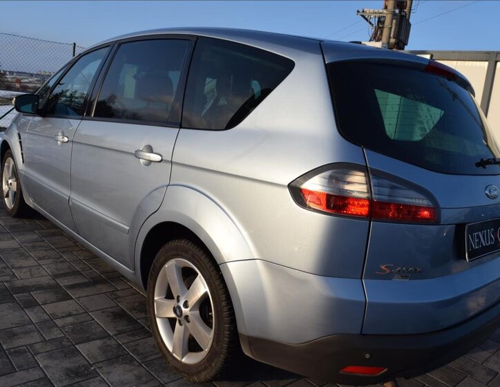 Ford S-MAX MPV 2,0 l 107 kw