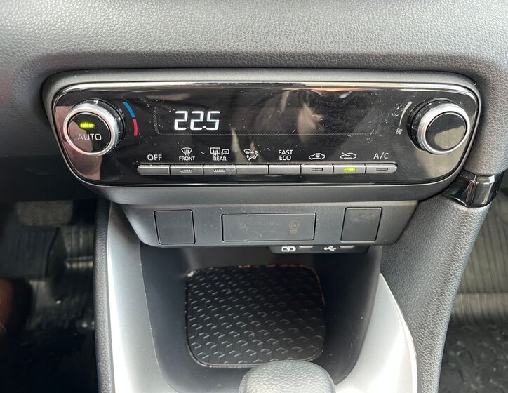 Toyota Yaris Hatchback 1,5 l 68 kw