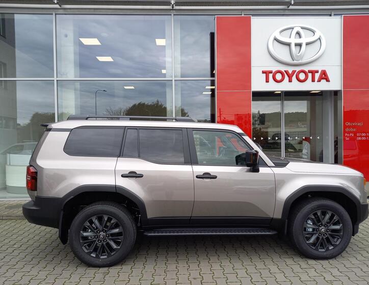 Toyota Land Cruiser 6