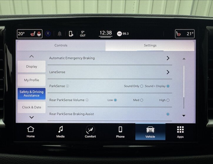 Chrysler Pacifica 42