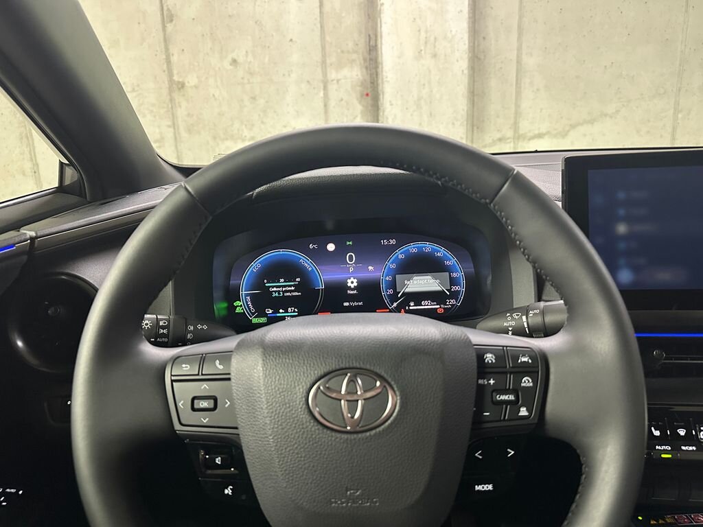 Toyota C-HR Hatchback 2,0 l 135 kw