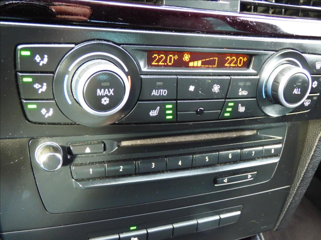 BMW Řada 3 Kombi 3,0 l 180 kw