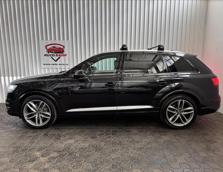 Audi Q7 4