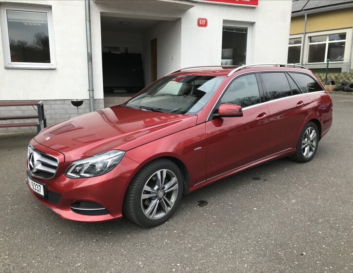 Mercedes-Benz Třídy E Kombi 2,1 l 100 kw