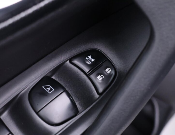 Nissan X-Trail SUV / Terénní 1,6 l 96 kw