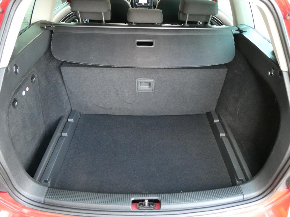 Volkswagen Golf Kombi 1,6 l 77 kw