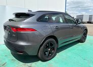 Jaguar F-Pace 2