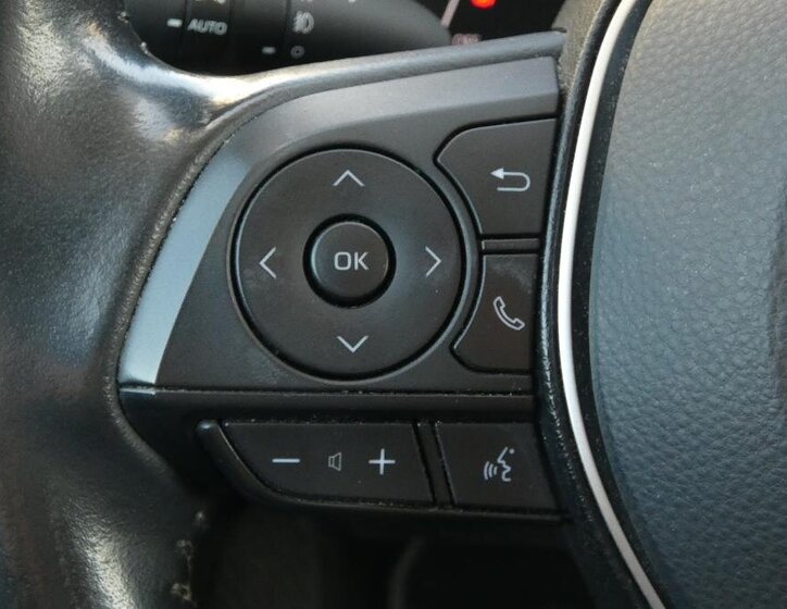 Toyota Corolla Sedan / Limuzína 1,8 l 72 kw