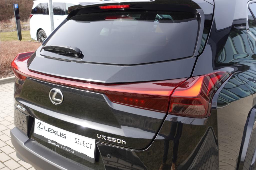 Lexus UX 250h