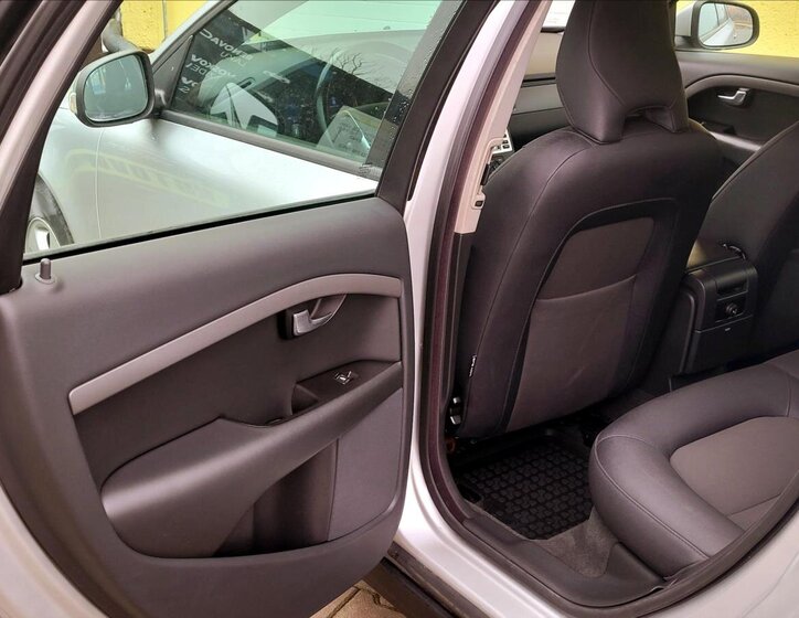 Volvo V70 Kombi 2,4 l 129 kw