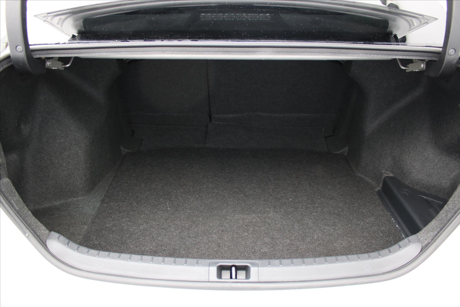 Toyota Corolla Sedan 1,6 l 97 kw