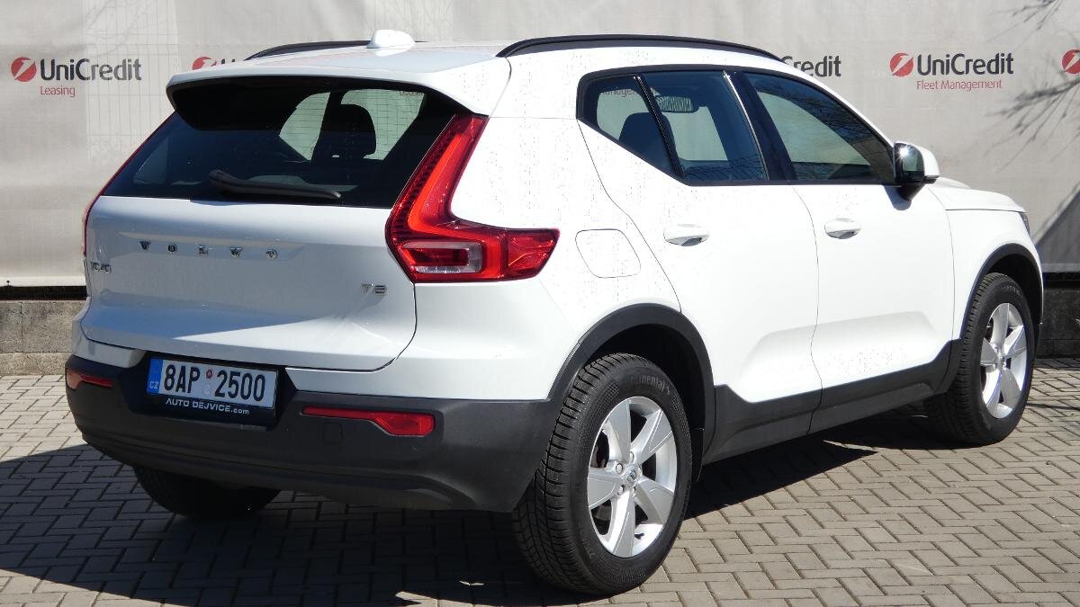 Volvo XC40 SUV / Terénní 1,5 l 95 kw