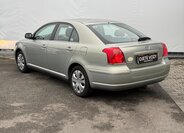 Toyota Avensis 4