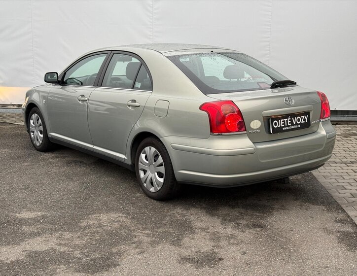 Toyota Avensis 4