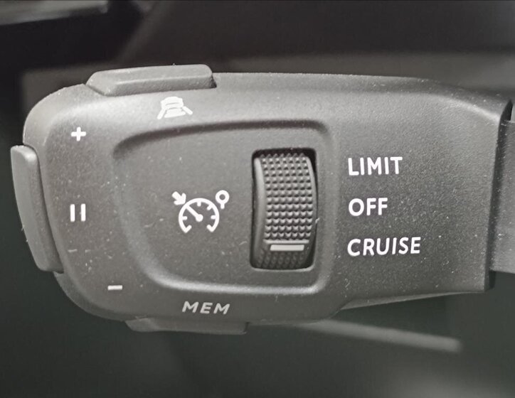 DS Automobiles DS7 Crossback 13