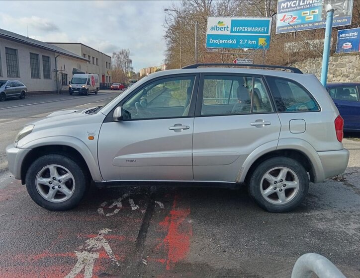 Toyota RAV4 6