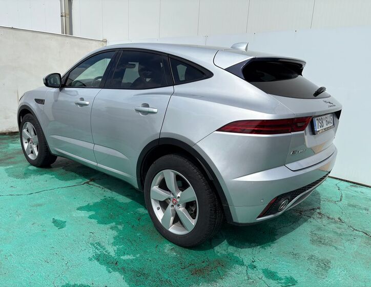 Jaguar F-Pace 4
