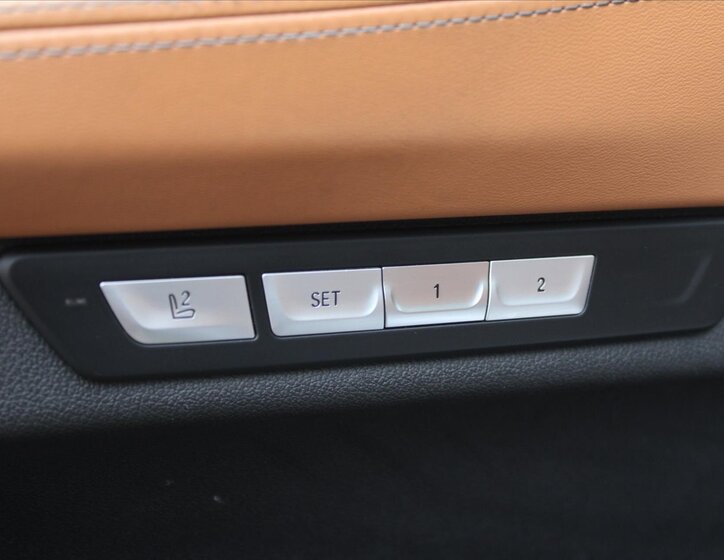 BMW Řada 7 Sedan / Limuzína 3,0 l 195 kw