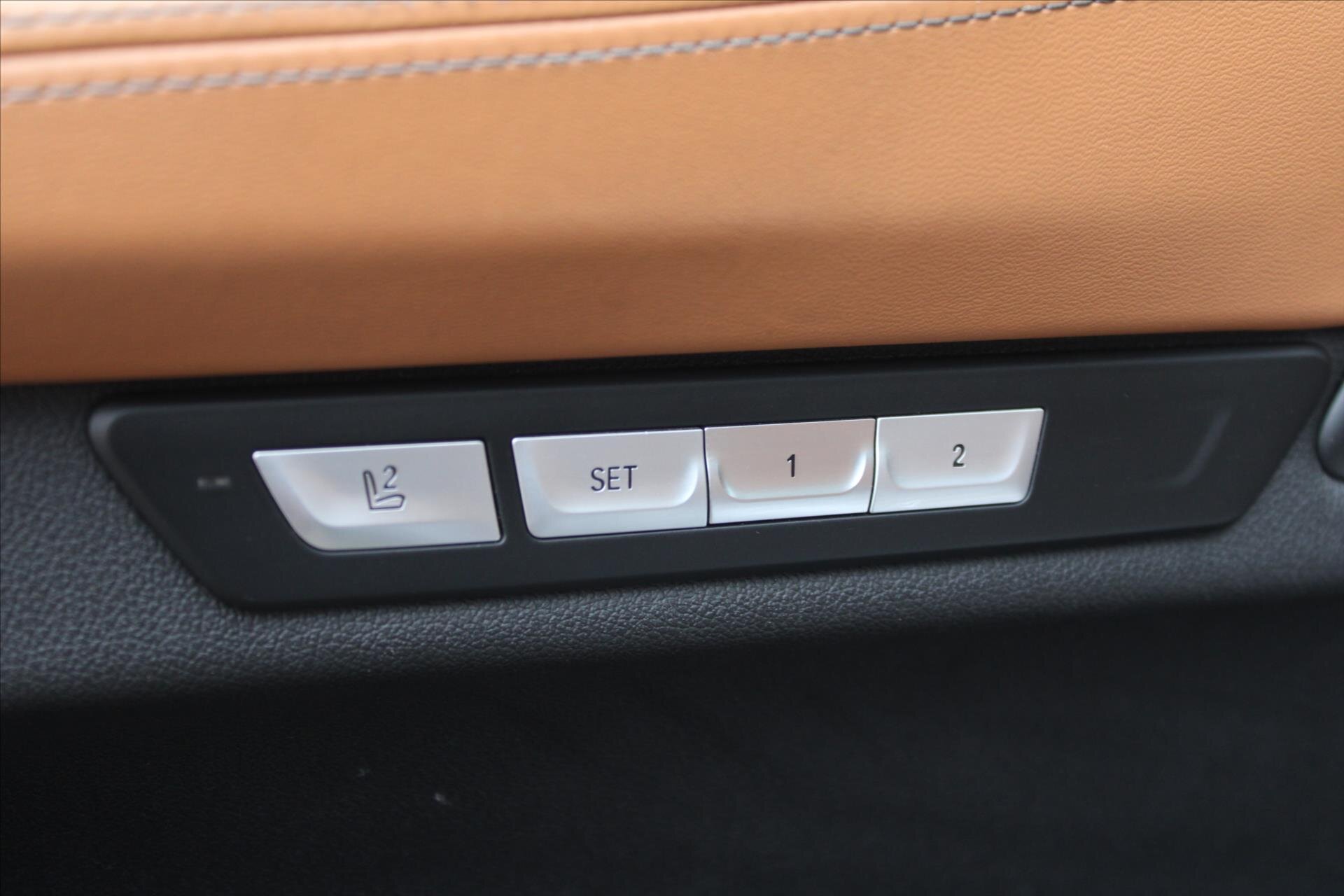 BMW Řada 7 Sedan / Limuzína 3,0 l 195 kw