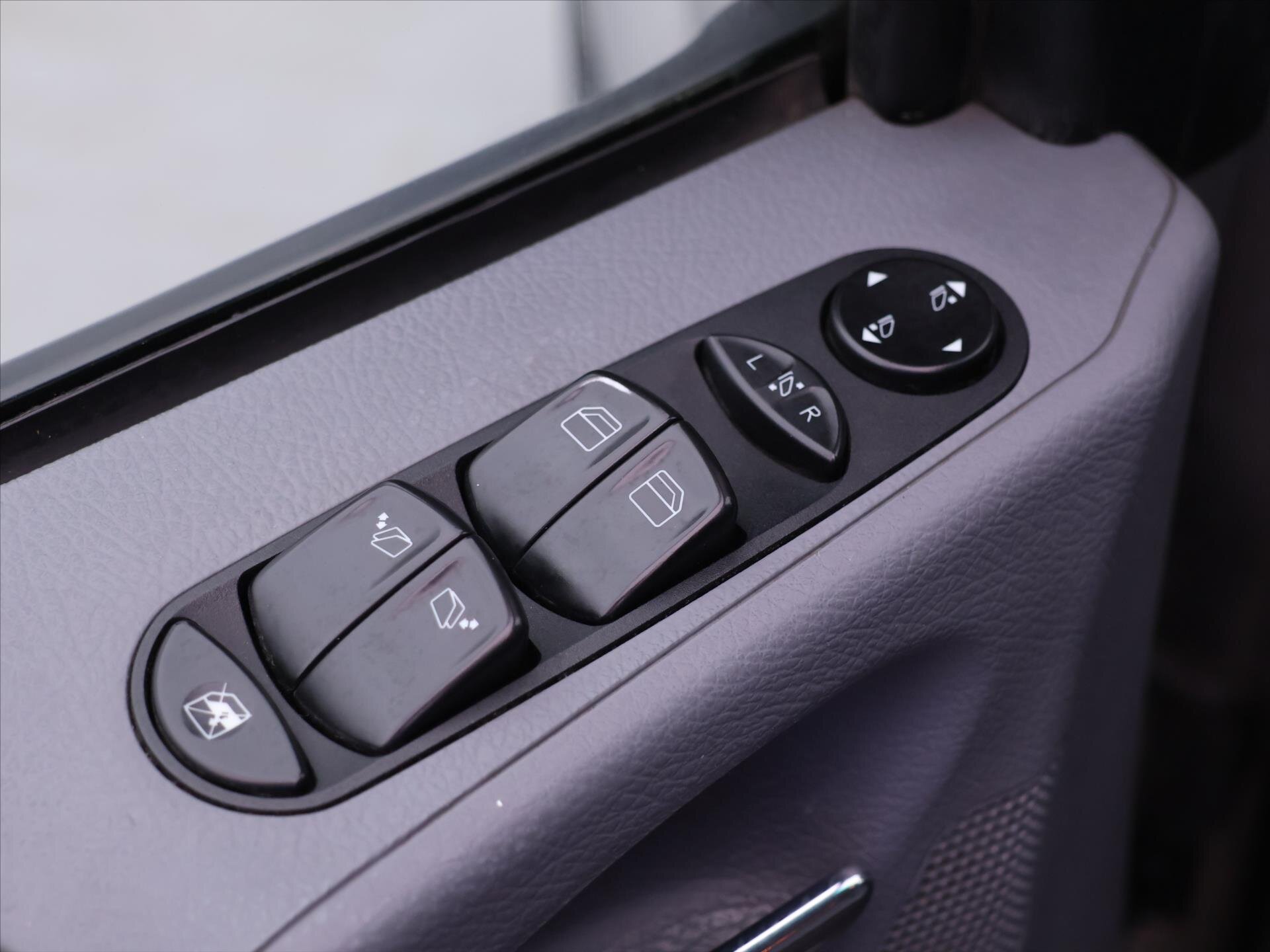 Mercedes-Benz Viano Kombi 3,0 l 150 kw