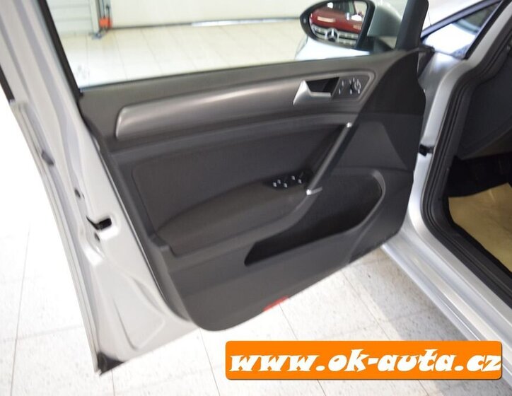 Volkswagen Golf Kombi 1,6 l 85 kw