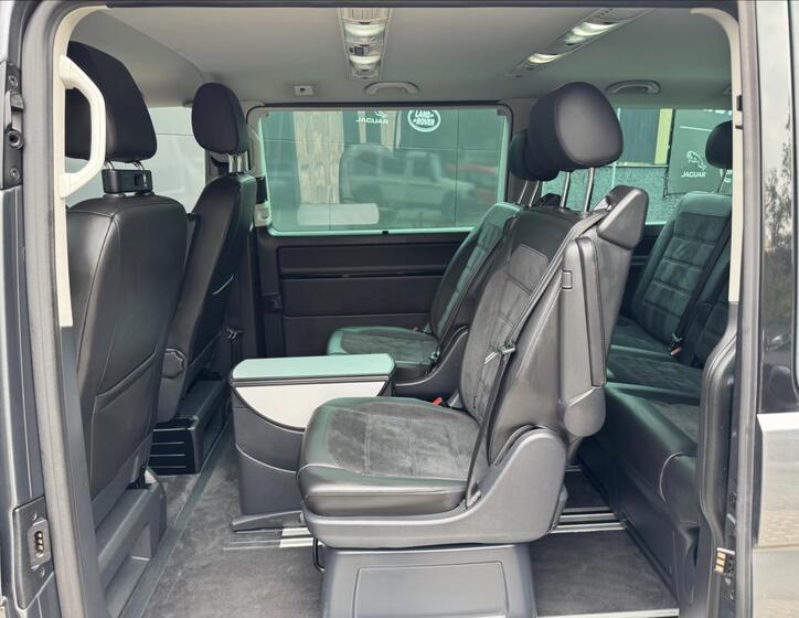 Volkswagen Multivan 12