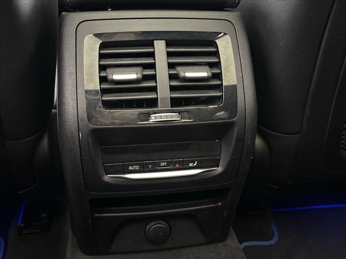 BMW X3 SUV / Terénní 2,0 l 140 kw