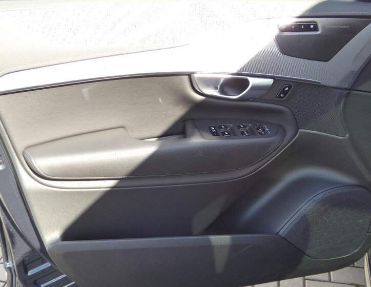 Volvo XC90 SUV / Terénní 2,0 l 173 kw