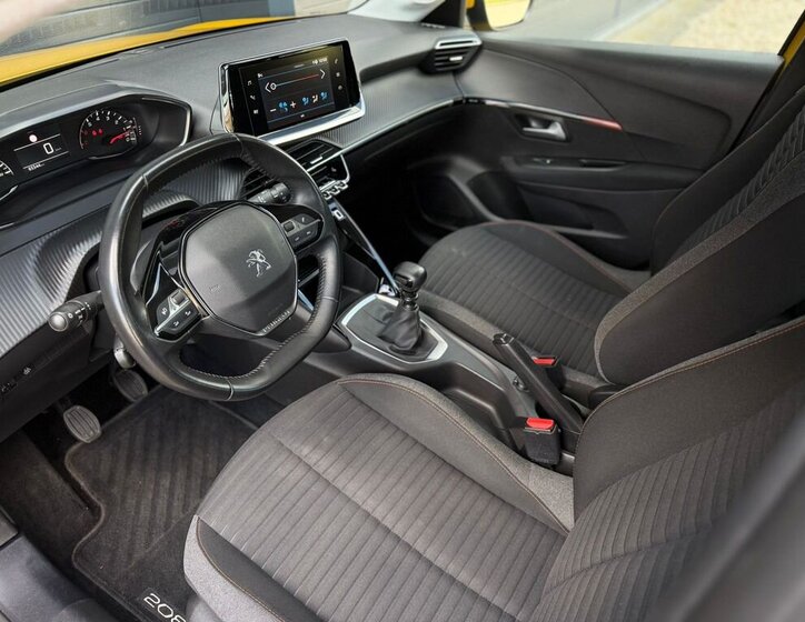 Peugeot 208 Hatchback 1,2 l 74 kw