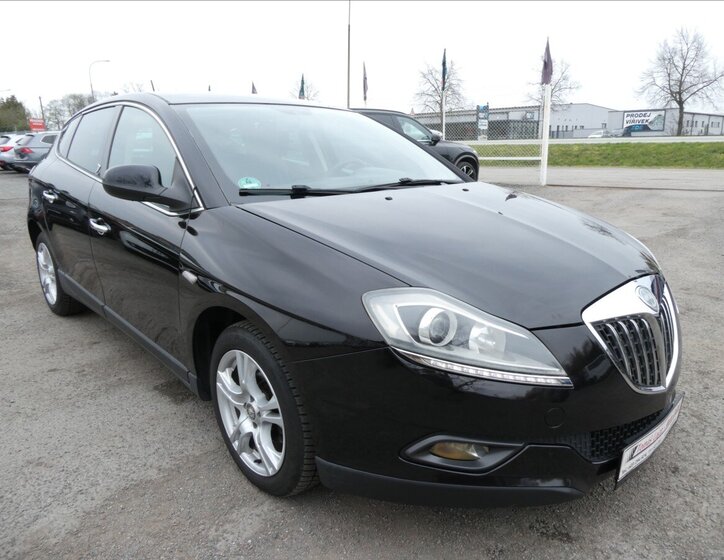 Lancia Delta Hatchback 1,4 l 88 kw