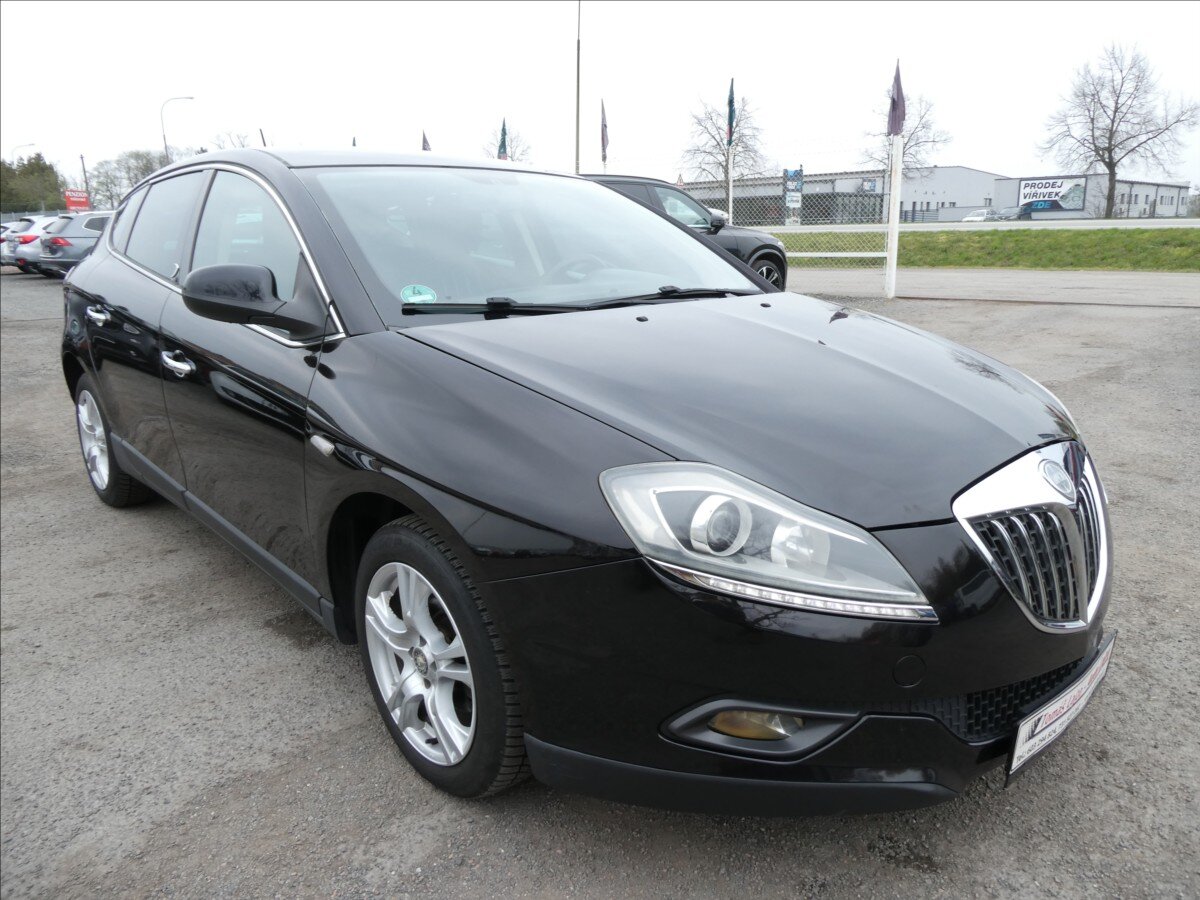 Lancia Delta Hatchback 1,4 l 88 kw
