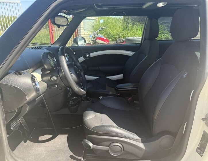 Mini Cooper Hatchback 1,6 l 90 kw