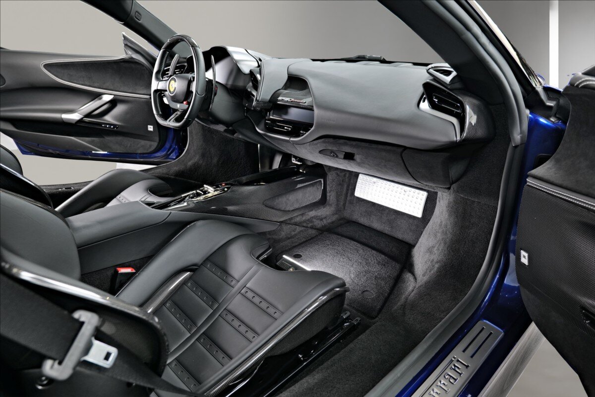 Ferrari SF90 Kupé 4,0 l 736 kw