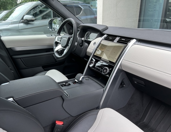 Land Rover Discovery 23