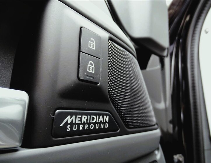 Land Rover Defender SUV / Terénní 5,0 l 313 kw