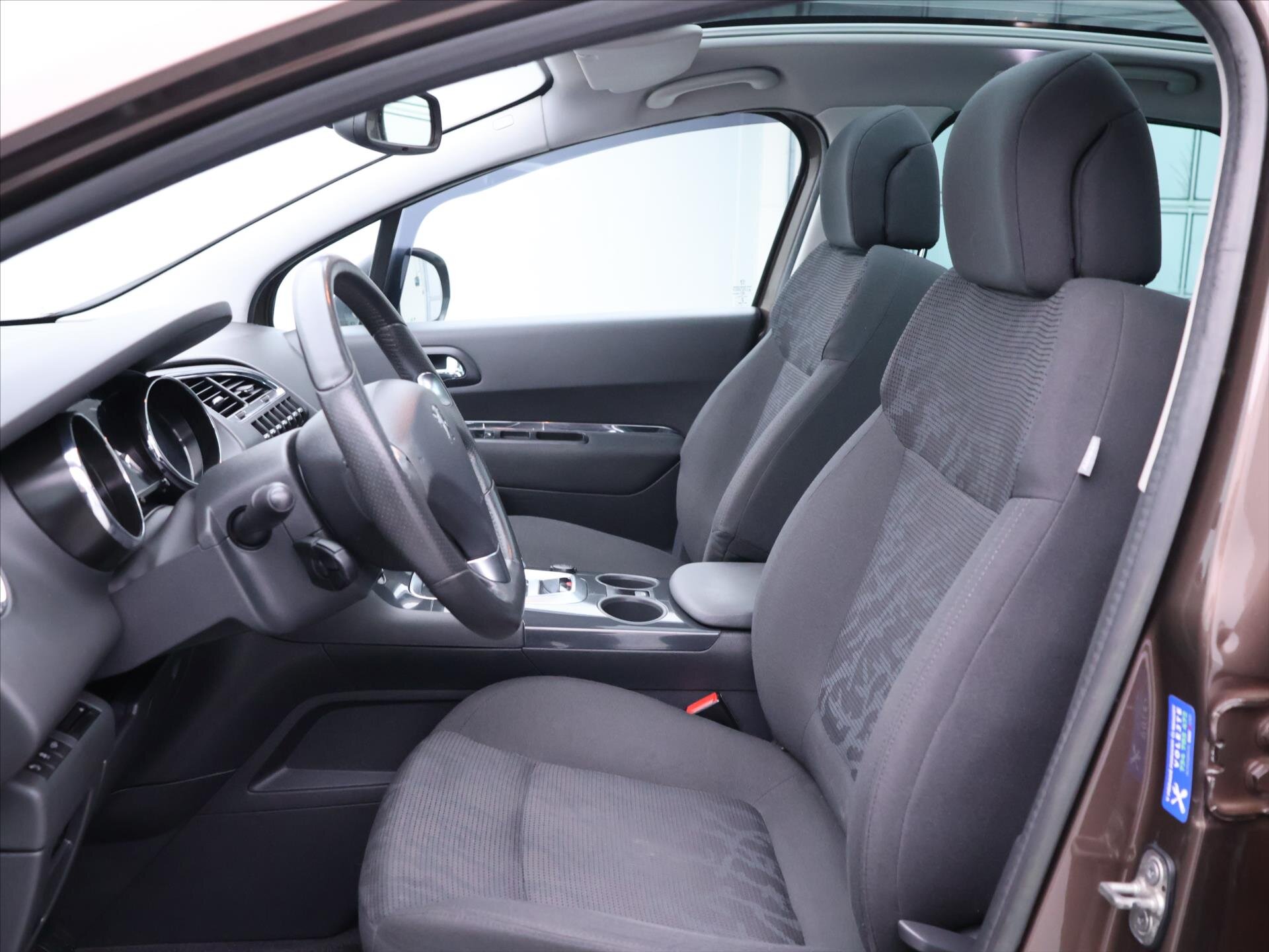 Peugeot 3008 MPV 2,0 l 120 kw