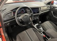 Volkswagen T-Roc 6