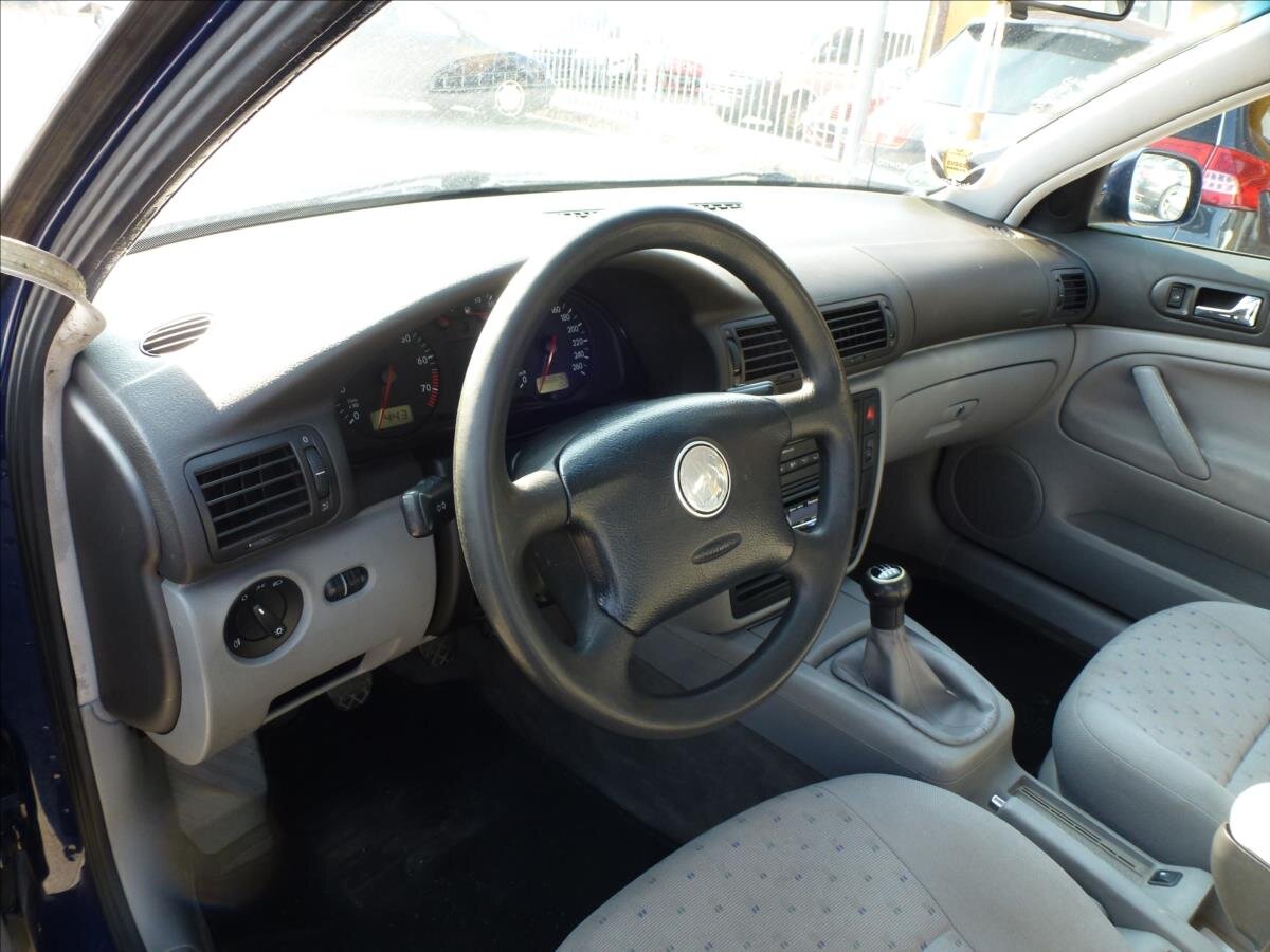 Volkswagen Passat Kombi 1,6 l 74 kw