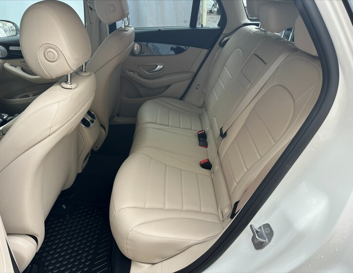 Mercedes-Benz GLC 11