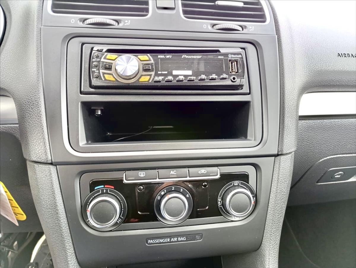 Volkswagen Golf Hatchback 1,6 l 77 kw