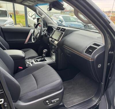 Toyota Land Cruiser 12