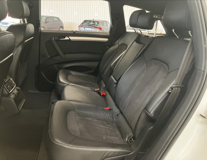 Audi Q7 SUV / Terénní 3,0 l 180 kw