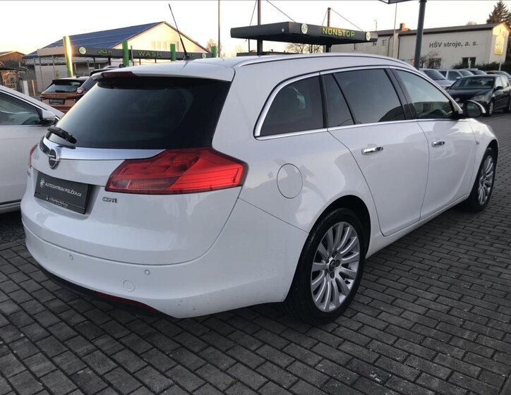 Opel Insignia Kombi 2,0 l 96 kw