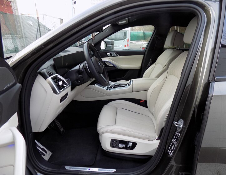 BMW X6 SUV 3,0 l 210 kw