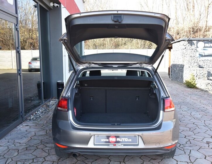 Volkswagen Golf Hatchback 1,2 l 77 kw
