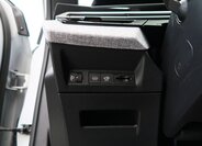 Peugeot 5008 SUV 1,2 l 100 kw