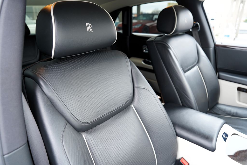 Rolls-Royce Ghost Sedan 6,6 l 420 kw